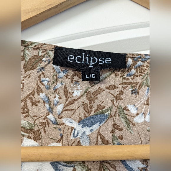 Floral Tie-Front Blouse - Picture 7 of 7